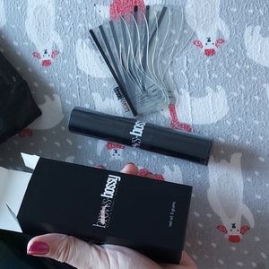 BROWS-SWEAT RESISTANT Medium brown/Brown Brow Pomade & Stencil Kit